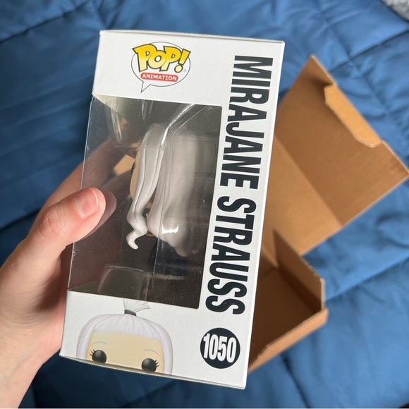 Mirajane Strauss Funko Pop – Fairy Tail Vinyl Figure (New in Box) - Picture 2 of 4